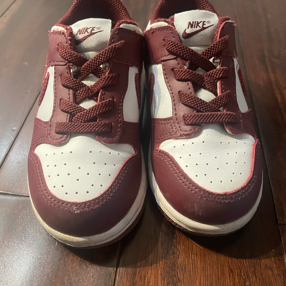 Nike Dunks Toddler size 9c, Burgundy